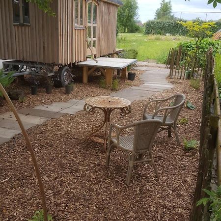 Pipowagen Overnachting Het Houten Huis Zaltbommel Kültér fotó