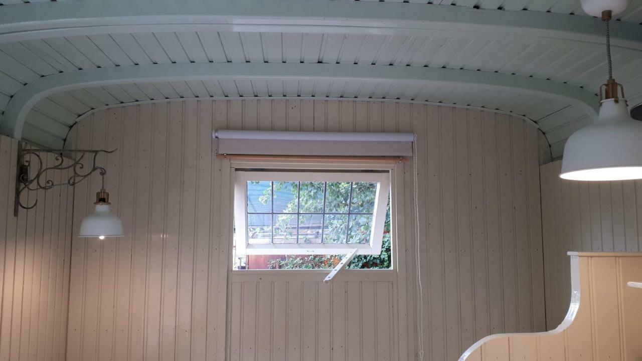 Pipowagen Overnachting Het Houten Huis Zaltbommel Kültér fotó